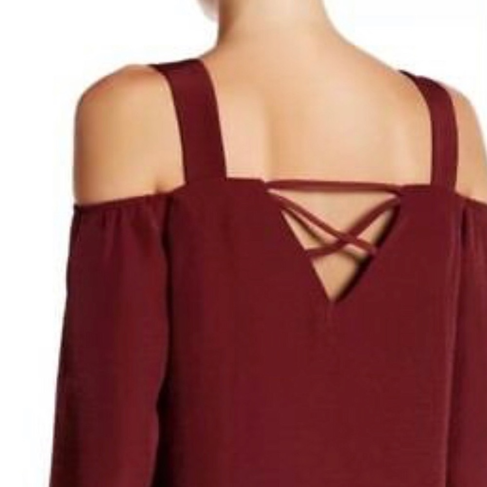 Harlowe & Graham - Cold Shoulder Top - Picture 2 of 3